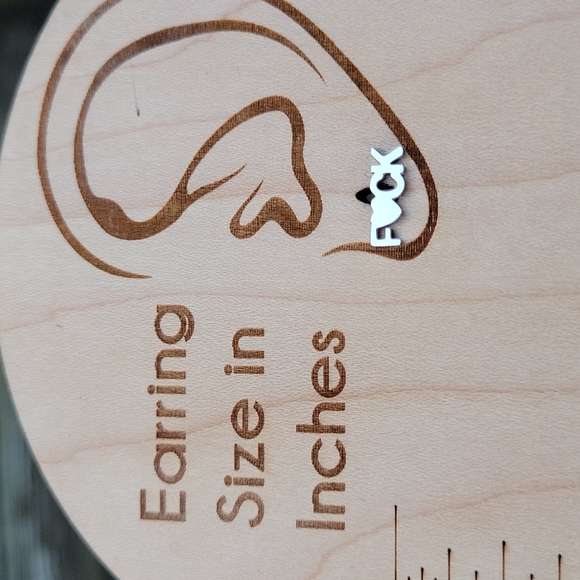 Unapologetic Stud Earrings, titanium, unisex - Picture 3 of 5